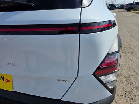 Used 2025 Hyundai Kona SEL image 10