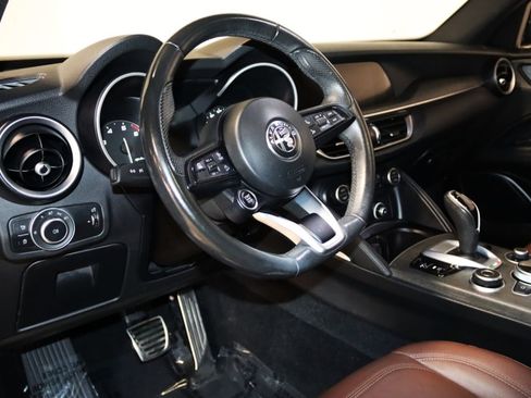 Used 2022 Alfa Romeo Stelvio Ti AWD/4WD image 39