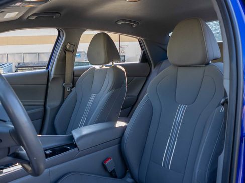 Used 2023 Hyundai Elantra SEL w/ Convenience Package image 16