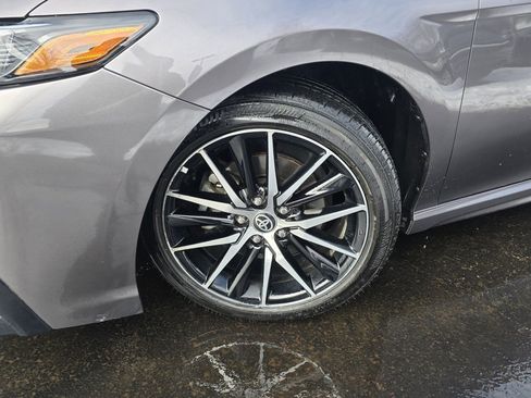 Used 2024 Toyota Camry SE image 2