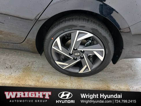 New 2026 Hyundai Elantra Limited FWD image 8