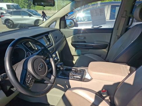 Used 2020 Kia Sedona EX FWD image 8
