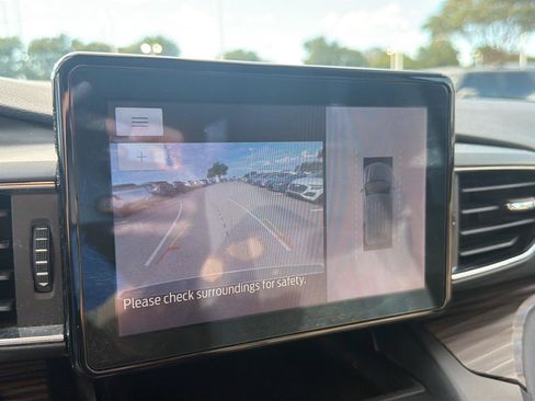 Used 2020 Ford Explorer Limited RWD image 32