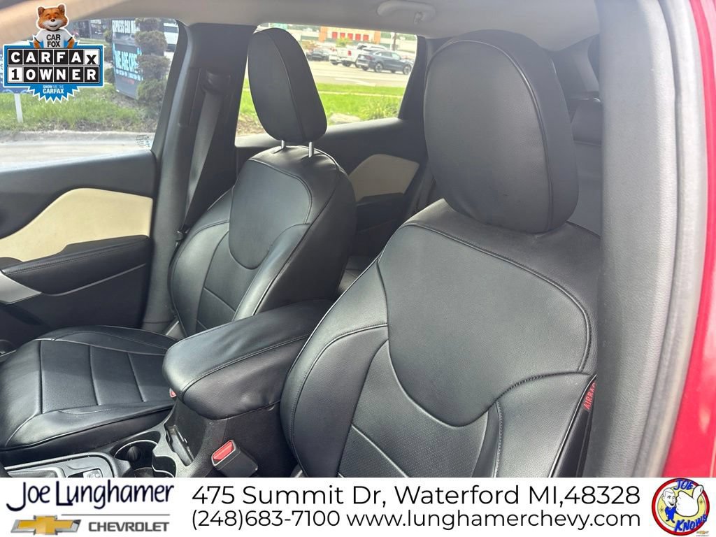 Used 2017 Jeep Cherokee Sport FWD image 13