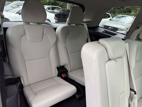 Certified 2025 Volvo XC90 B5 Core w/ Protection Package Premier AWD/4WD image 33