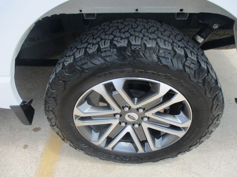 Used 2022 Ford F150 XL w/ STX Appearance Package RWD image 9