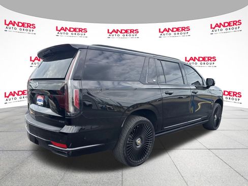 Used 2022 Cadillac Escalade ESV Sport w/ Touring Package AWD/4WD image 3