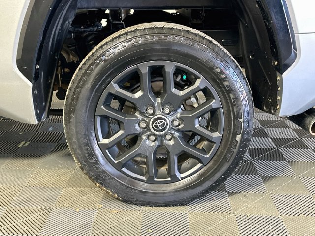 Used 2023 Toyota Tundra Platinum AWD/4WD image 31