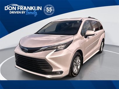 New 2025 Toyota Sienna XLE w/ XLE Plus Package
