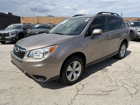 Used 2016 Subaru Forester 2.5i Premium AWD/4WD image 7