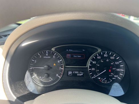 Used 2014 Nissan Altima 2.5 S w/ Sport Value Package image 9