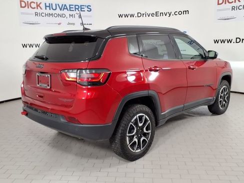 Used 2024 Jeep Compass Trailhawk w/ Trailhawk Elite Group AWD/4WD image 4
