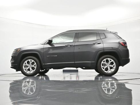 Used 2024 Jeep Compass Latitude AWD/4WD image 42