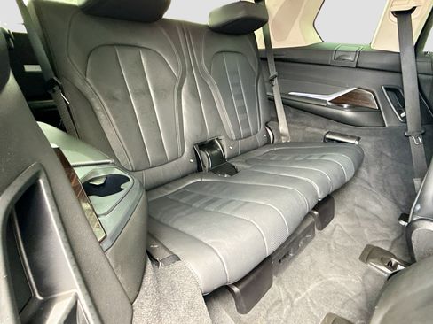 Used 2021 BMW X7 xDrive40i w/ Premium Package AWD/4WD image 21
