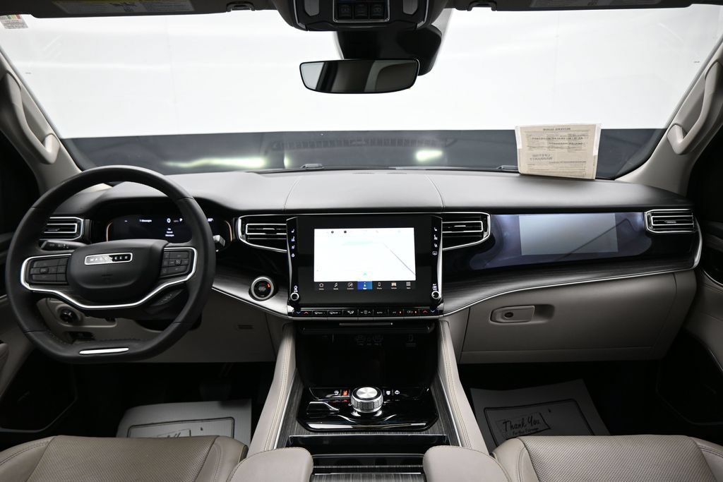 Used 2023 Jeep Wagoneer Series II w/ Premium Group I AWD/4WD image 13