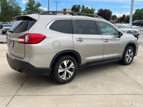 Used 2019 Subaru Ascent Premium AWD/4WD image 5