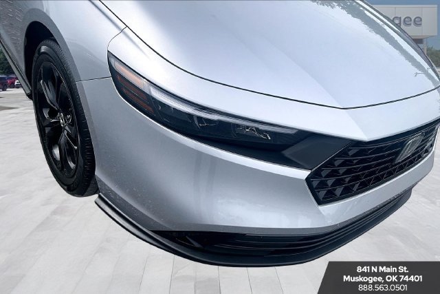 Used 2025 Honda Accord SE image 32