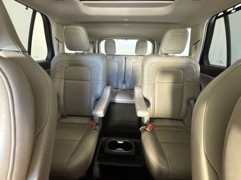 Used 2023 Lincoln Aviator Reserve w/ Equipment Group 201A AWD/4WD image 47