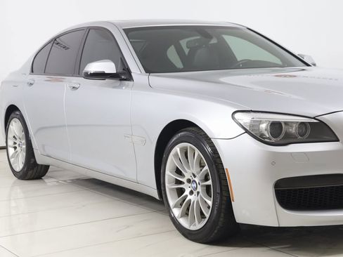 Used 2013 BMW 750i xDrive image 43