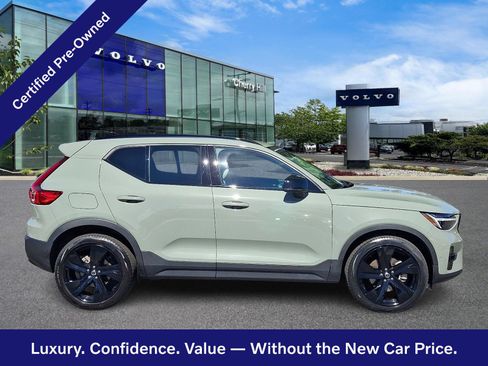 Certified 2024 Volvo XC40 B5 Plus w/ Protection Package Premier AWD/4WD image 8