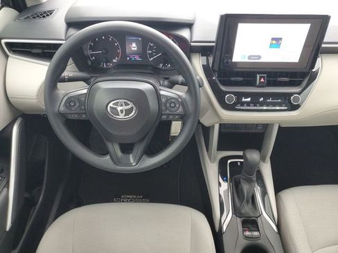 Used 2025 Toyota Corolla Cross L FWD image 16