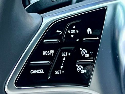 Certified 2025 Mercedes-Benz GLA 250 4MATIC image 34