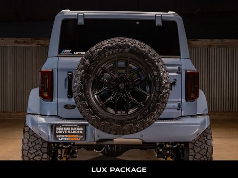 Used 2025 Ford Bronco Badlands image 8