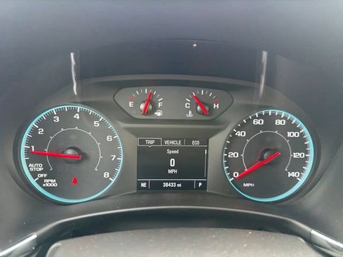 Used 2021 Chevrolet Equinox LS FWD image 9