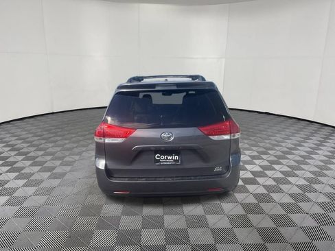 Used 2013 Toyota Sienna XLE AWD/4WD image 7