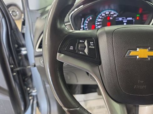 Used 2019 Chevrolet Trax LT w/ LT Convenience Package FWD image 16