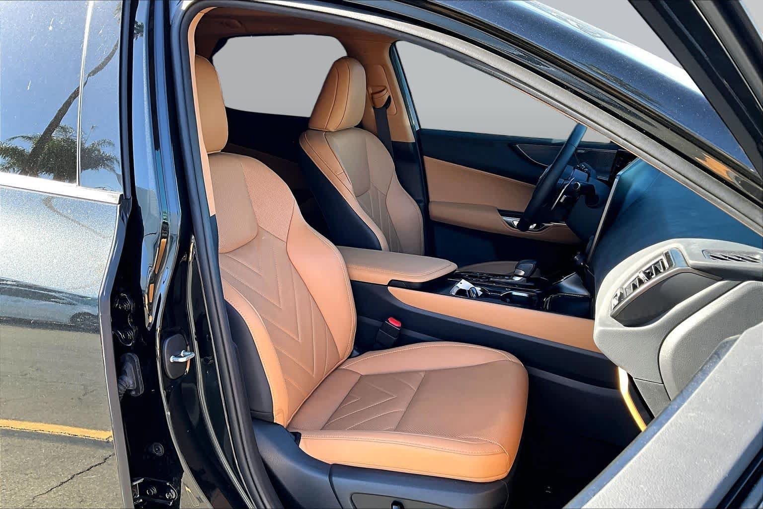 Used 2026 Lexus NX 450h+ AWD w/ Accessory Package (Z2) image 8