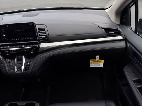 Certified 2026 Honda Odyssey EX-L image 17