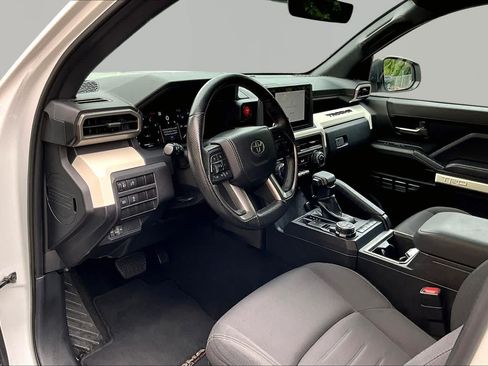 Certified 2024 Toyota Tacoma TRD Off-Road AWD/4WD image 18