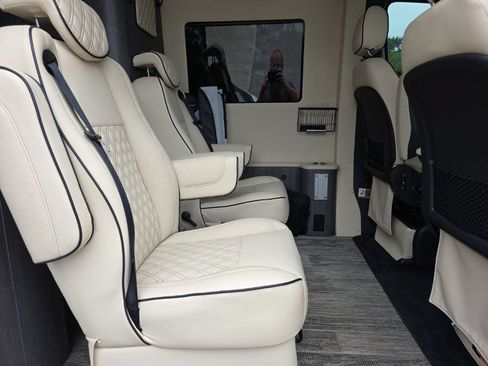 Used 2024 Mercedes-Benz Sprinter 3500 image 28