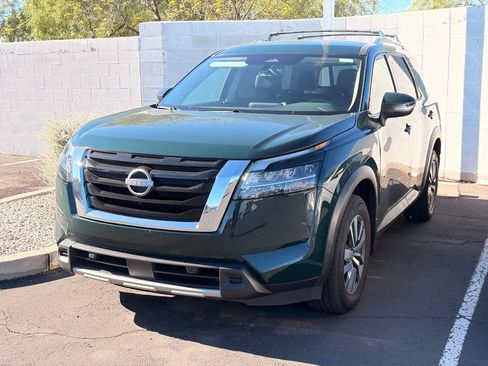 Certified 2023 Nissan Pathfinder SL FWD image 2