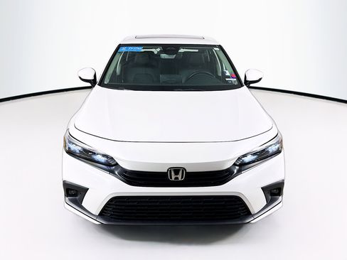 Used 2024 Honda Civic Touring image 3