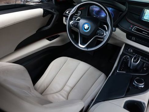 Used 2020 BMW i8 Coupe AWD/4WD image 23
