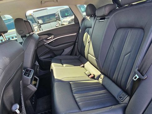 Used 2023 Audi e-tron Premium Plus w/ Premium Plus Package image 17