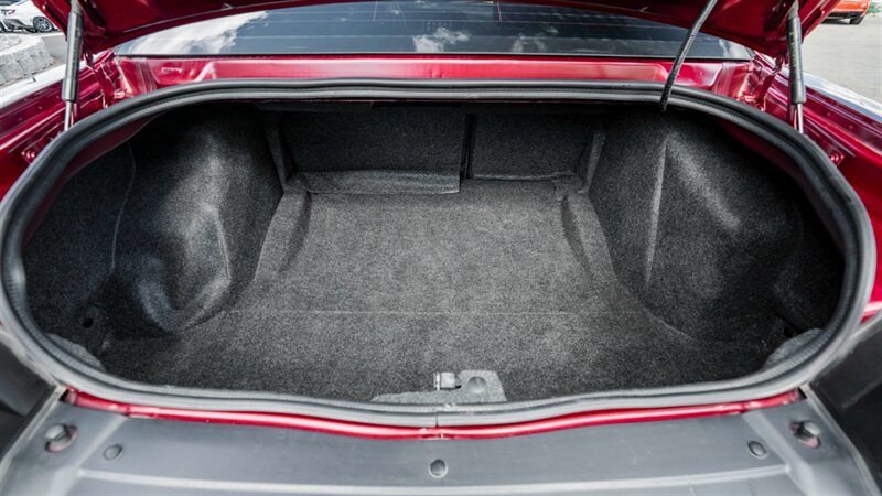 Used 2020 Dodge Challenger R/T Scat Pack RWD image 39