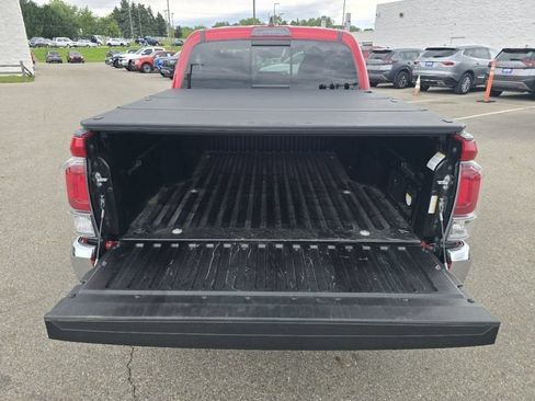 Used 2023 Toyota Tacoma TRD Off-Road AWD/4WD image 18