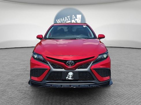Used 2023 Toyota Camry SE FWD image 9