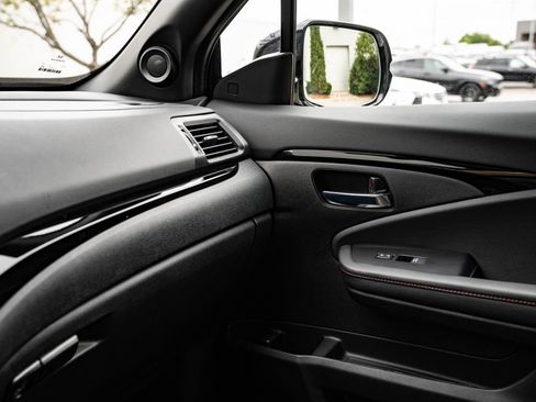 Used 2024 Honda Ridgeline Black Edition image 38
