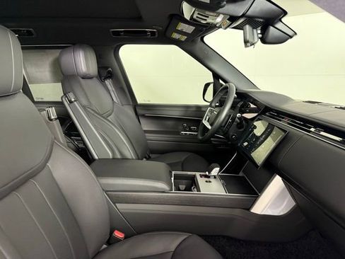 New 2025 Land Rover Range Rover SE image 35