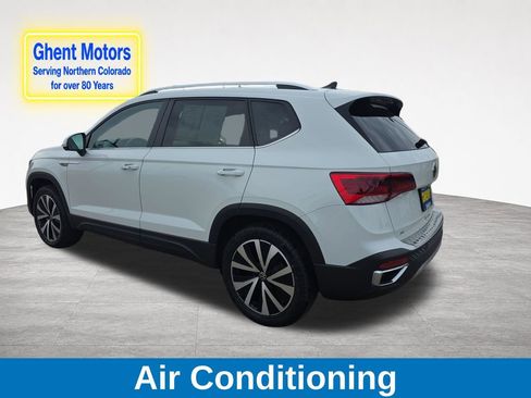 Used 2023 Volkswagen Taos SE AWD/4WD image 4