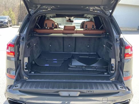 Used 2022 BMW X5 M50i image 10