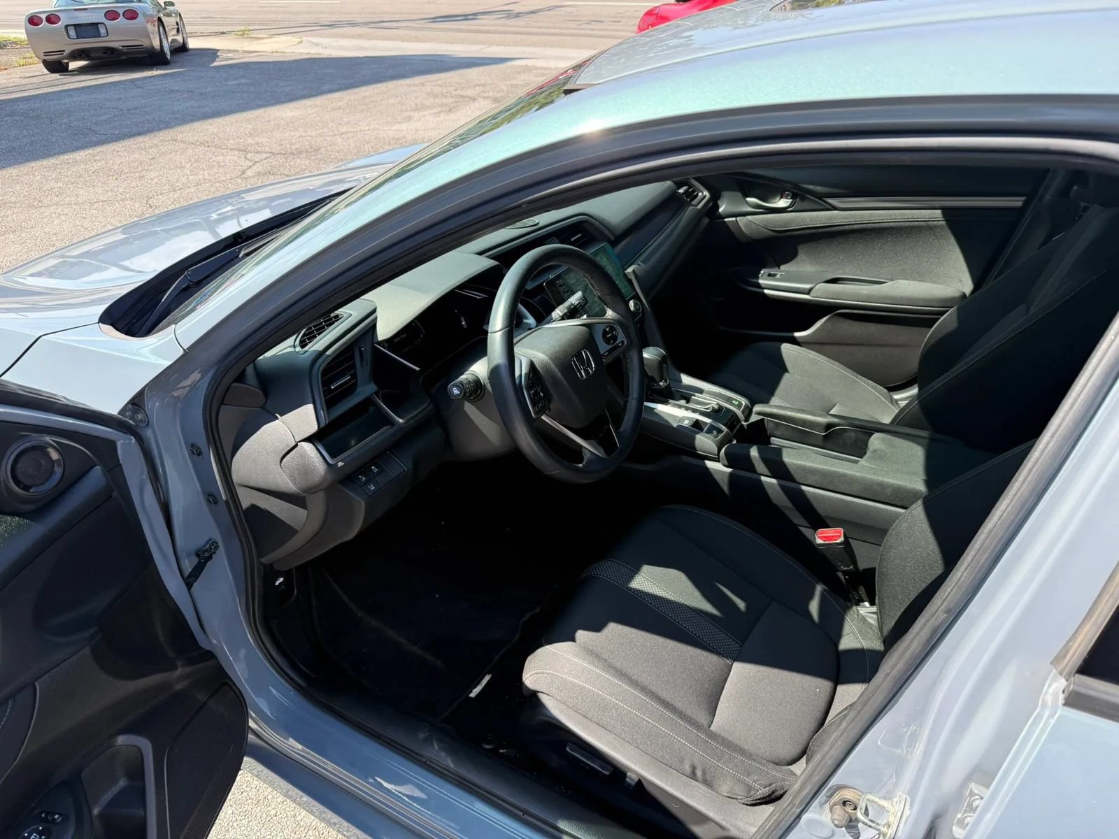 Used 2021 Honda Civic EX image 9