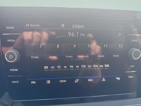 New 2025 Volkswagen Taos SE image 11