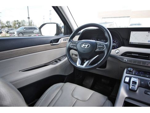 Used 2022 Hyundai Palisade SEL w/ Premium Package FWD image 12