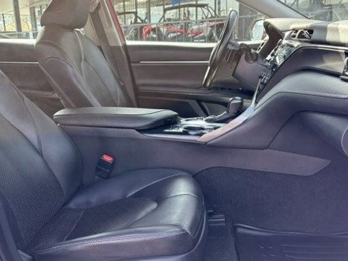 Used 2020 Toyota Camry XSE w/ Blackout Package image 23