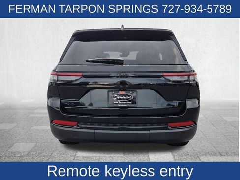Used 2023 Jeep Grand Cherokee Altitude AWD/4WD image 9
